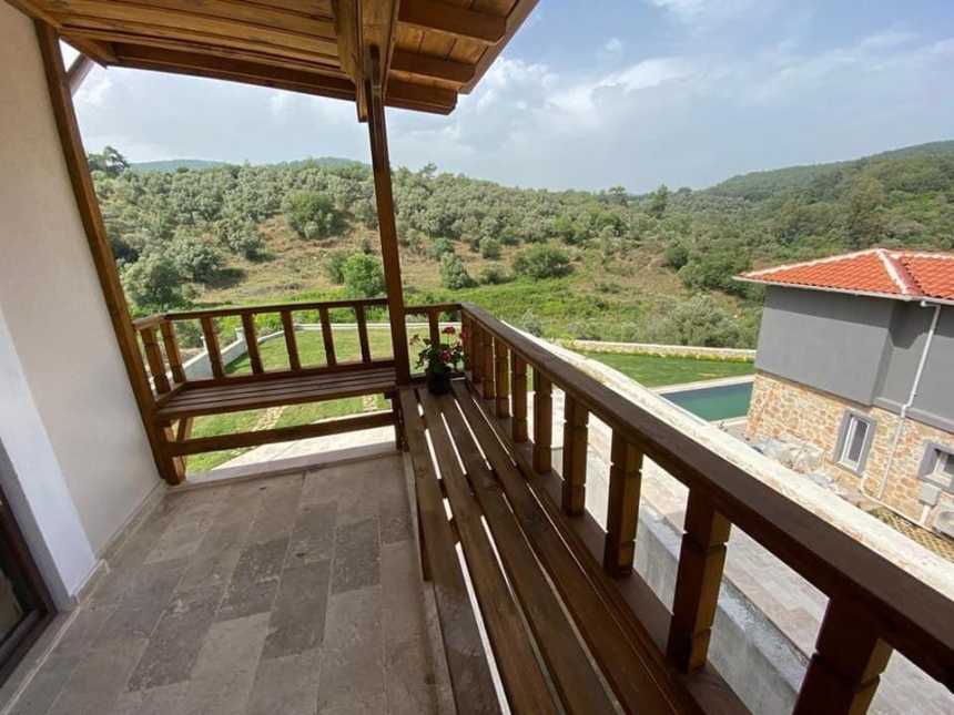 New-Traditional Villa - Gokova Nr Marmaris - Large balcony with seating