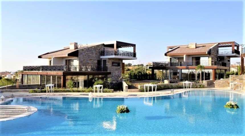 Luxury Cesme Hotel For Sale - Huge communal pool