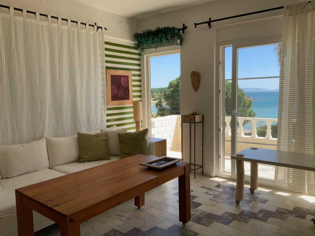 Altinkum 2-Bed Beach Penthouse - Sea view lounge