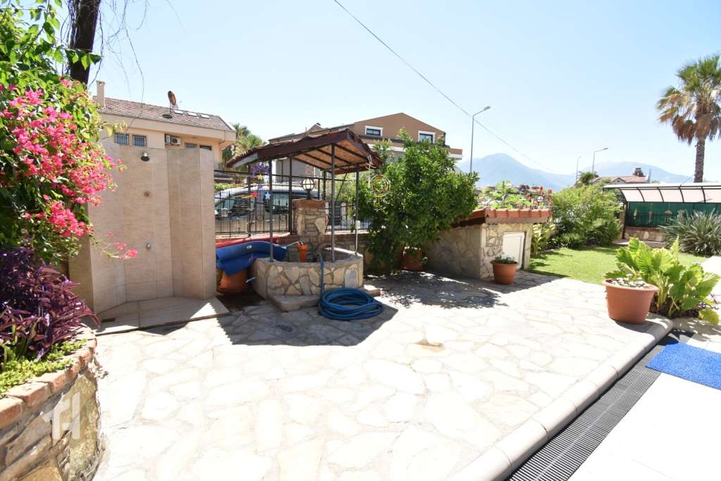 4-Bed Detached Calis Villa - Water well and shower