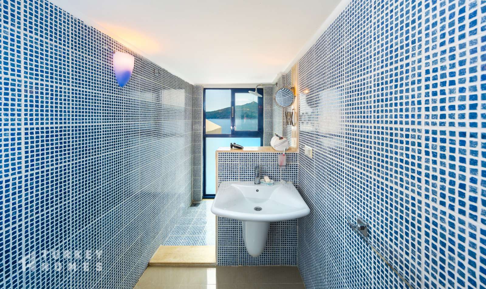 Kalkan Investment Villas - 4 En-suite shower rooms with sea views