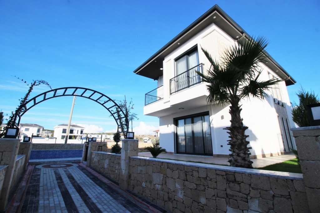 Neu gebaute Villa mit 3 Schlafzimmern in Didim