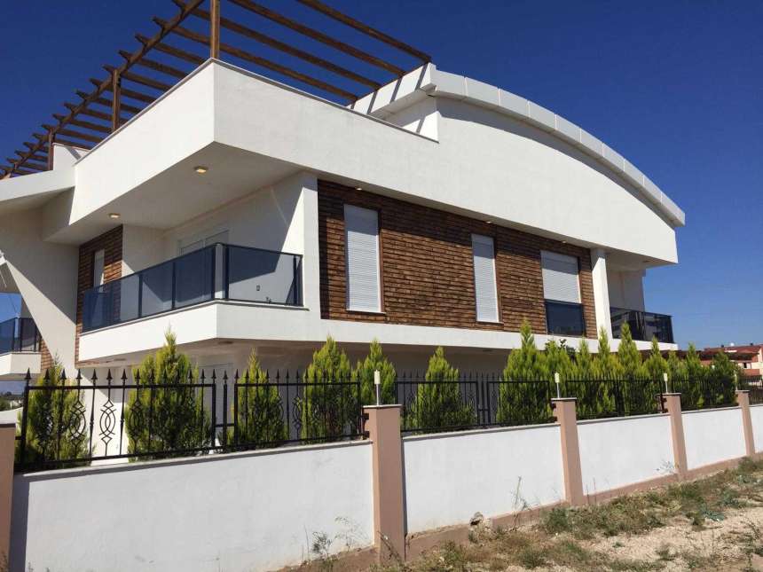 Luxury Villa For Sale in Lara