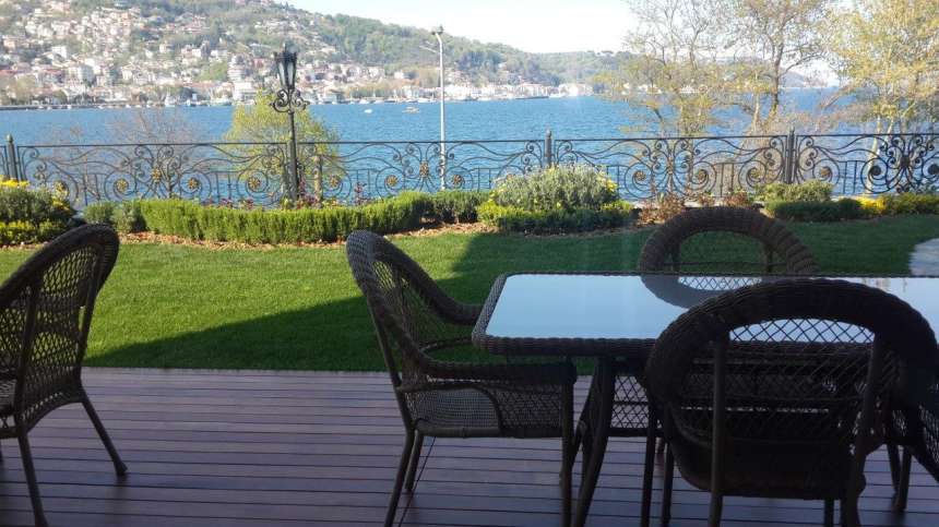 Luxusvilla mit Blick auf den Bosporus in Istanbul