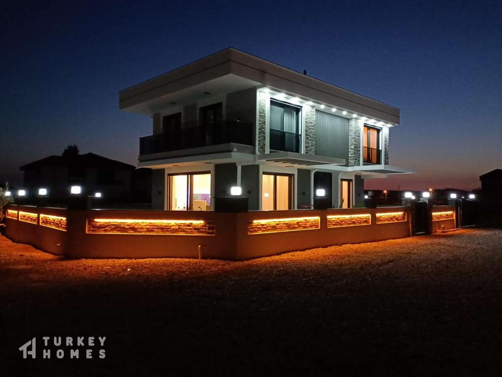 4-Bed Luxury Villa in Didim- Evening Lighting